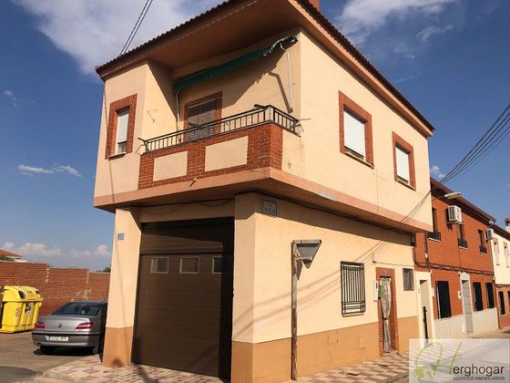 Foto 1 de Piso en venta en Yébenes (Los) de 2 habitaciones con terraza y garaje