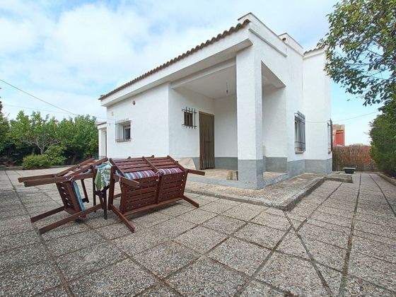 Foto 2 de Chalet en venta en Guadamur de 4 habitaciones con terraza y garaje