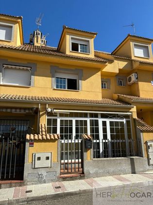 Foto 1 de Casa en venda a Mora de 4 habitacions amb piscina i garatge