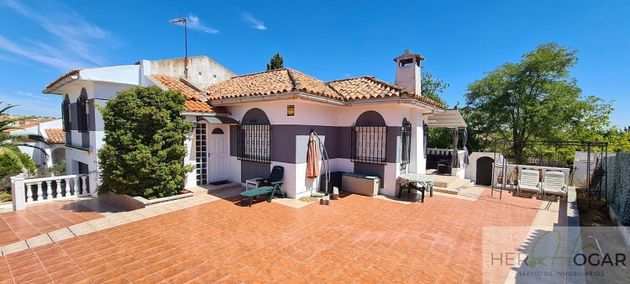 Foto 2 de Chalet en venta en Bargas de 4 habitaciones con terraza y piscina