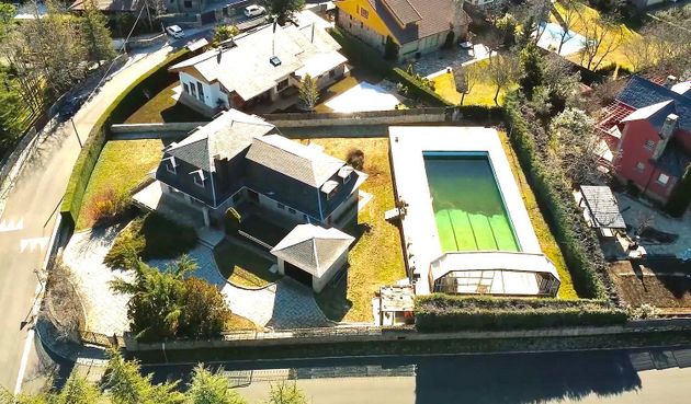 Foto 2 de Casa en venta en Navacerrada de 9 habitaciones con terraza y piscina