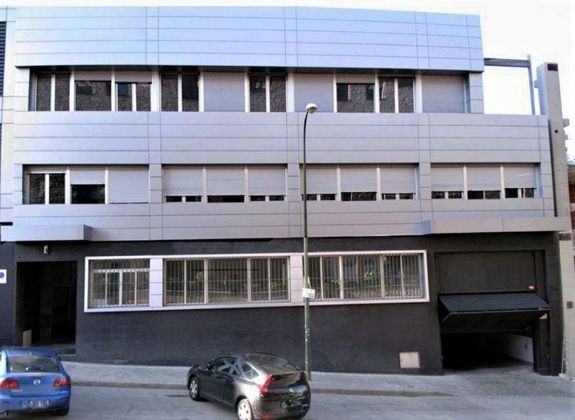 Foto 2 de Edifici en venda a Tres Olivos - Valverde amb ascensor