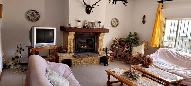 Foto 1 de Casa en venda a Andújar de 4 habitacions amb terrassa