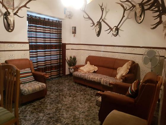 Foto 2 de Pis en venda a Fuencaliente (Ciudad Real) de 5 habitacions amb aire acondicionat
