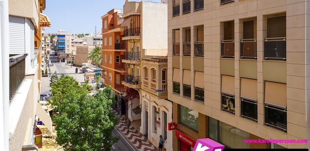 Foto 1 de Pis en venda a Centro - Santa Pola de 4 habitacions amb terrassa i aire acondicionat