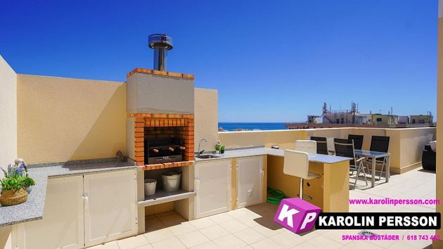 Foto 1 de Àtic en venda a Torrelamata - La Mata de 2 habitacions amb terrassa i piscina