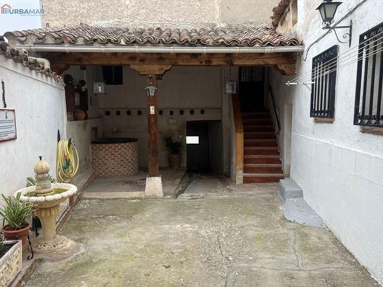 Foto 1 de Casa en venta en Chinchón de 3 habitaciones con terraza y calefacción