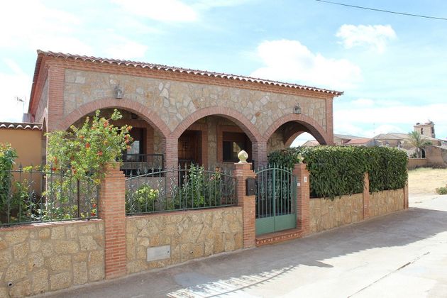 Foto 2 de Xalet en venda a Villar del Pedroso de 5 habitacions amb terrassa i garatge