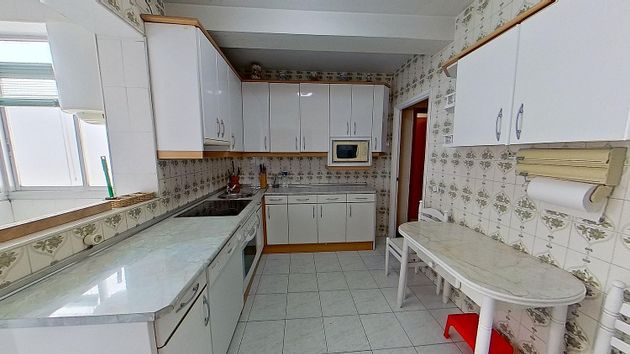 Foto 1 de Pis en venda a Tres Olivos - La Piedad de 4 habitacions amb terrassa i aire acondicionat