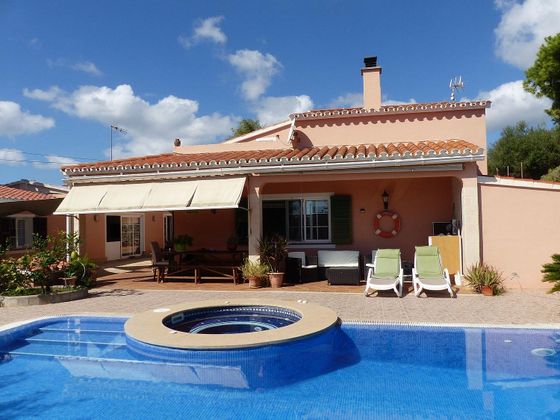 Foto 1 de Venta de chalet en Castell (Es) de 4 habitaciones con terraza y piscina
