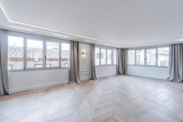 Foto 2 de Venta de piso en La Seu - Cort - Monti-sión de 4 habitaciones con terraza y aire acondicionado