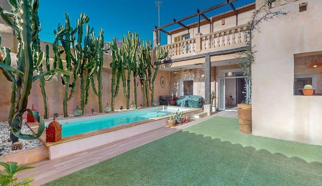 Foto 1 de Casa en venta en Petra de 4 habitaciones con terraza y piscina