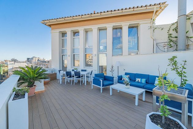 Foto 1 de Àtic en venda a Arxiduc - Bons Aires de 2 habitacions amb terrassa i balcó
