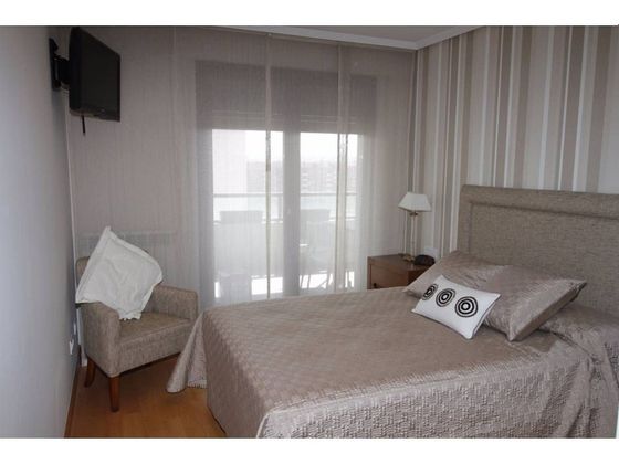 Foto 2 de Piso en venta en Cascajos - Piqueras de 2 habitaciones con terraza y piscina