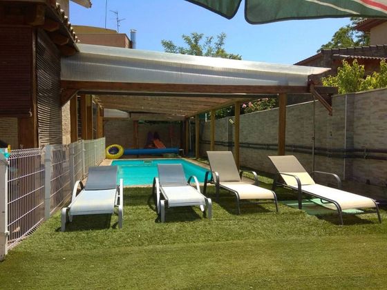 Foto 1 de Xalet en venda a Lardero de 7 habitacions amb piscina i jardí