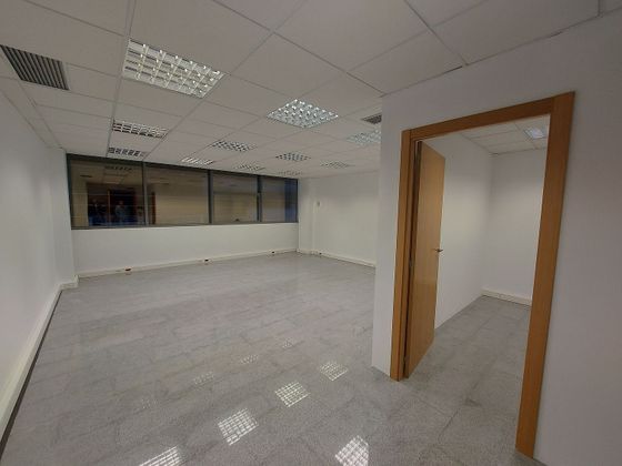 Foto 1 de Alquiler de oficina en calle Larrazko de 55 m²
