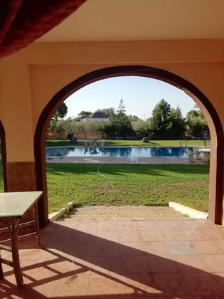 Foto 2 de Xalet en venda a Utrera de 4 habitacions amb terrassa i piscina