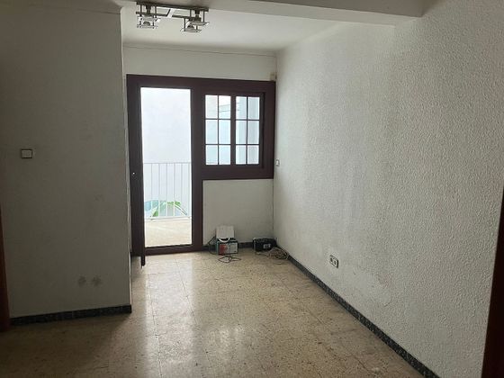 Foto 2 de Piso en venta en Gavarra de 3 habitaciones con balcón