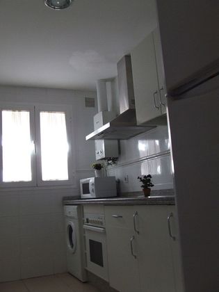 Foto 1 de Alquiler de piso en calle Renfurbis de 2 habitaciones con garaje y aire acondicionado