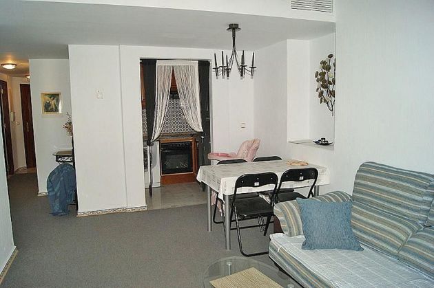 Foto 2 de Pis en venda a avenida Roentgen de 2 habitacions amb piscina i mobles