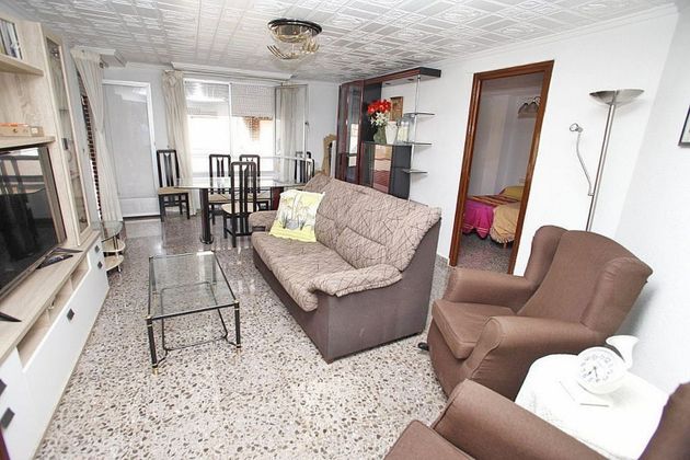Foto 1 de Venta de piso en Callosa de Segura de 3 habitaciones con terraza y muebles