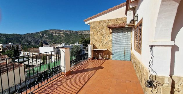 Foto 2 de Casa en venda a Chulilla de 3 habitacions amb terrassa i garatge