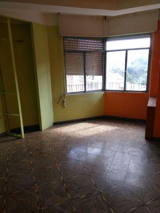Foto 1 de Venta de piso en Flores de Sil - La Placa de 4 habitaciones y 101 m²