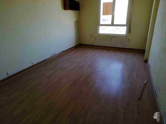 Foto 1 de Venta de piso en Trobajo del Camino de 3 habitaciones y 118 m²