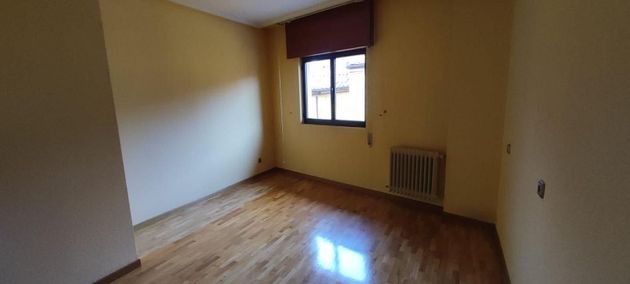 Foto 2 de Venta de piso en Astorga de 4 habitaciones y 104 m²
