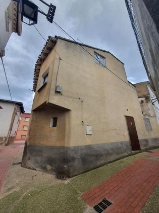 Foto 1 de Venta de casa en Calahorra de 4 habitaciones con garaje
