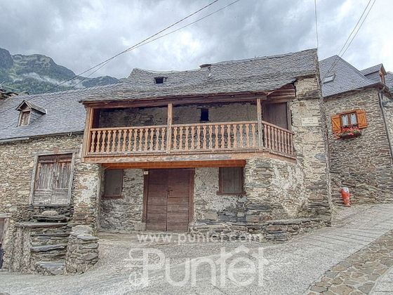 Foto 1 de Casa rural en venda a calle Deth Castèth Leon de 2 habitacions amb terrassa i balcó