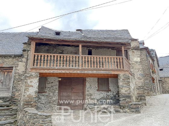 Foto 2 de Venta de casa rural en calle Deth Castèth Leon de 2 habitaciones con terraza y balcón