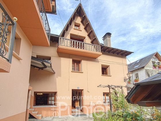 Foto 2 de Chalet en venta en calle Carrèr Sant Quirgo de 8 habitaciones con terraza y jardín