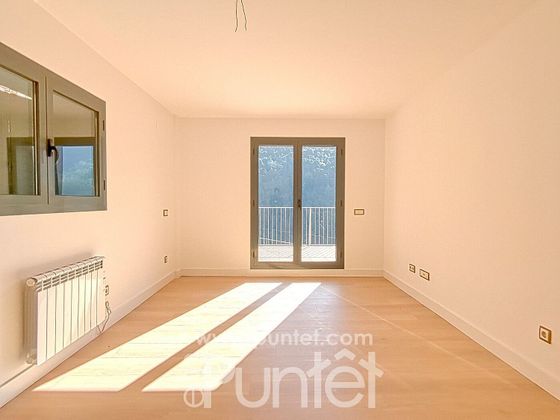 Foto 2 de Piso en venta en travesía Carrèr Major de 2 habitaciones con terraza y garaje