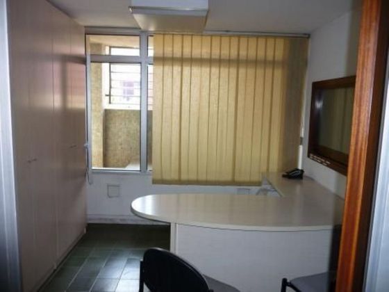 Foto 2 de Oficina en alquiler en carretera De Santa Coloma de 75 m²