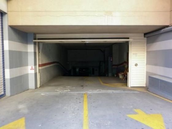 Foto 2 de Garaje en alquiler en calle De L'atlàntida de 1800 m²