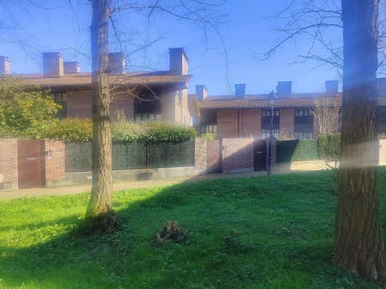 Foto 2 de Casa en venda a Capuchinos - Galtzaraborda de 3 habitacions amb terrassa i garatge
