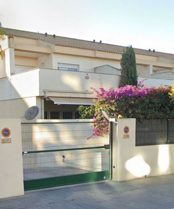Foto 2 de Alquiler de casa en Alicante Golf de 4 habitaciones con terraza y piscina
