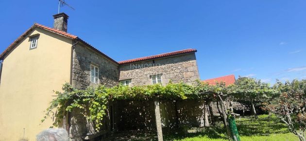 Foto 2 de Casa en venda a Moraña de 4 habitacions amb jardí i calefacció