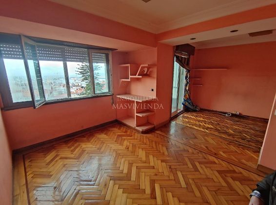 Foto 1 de Pis en venda a O Berbés - Peniche de 3 habitacions amb terrassa i balcó