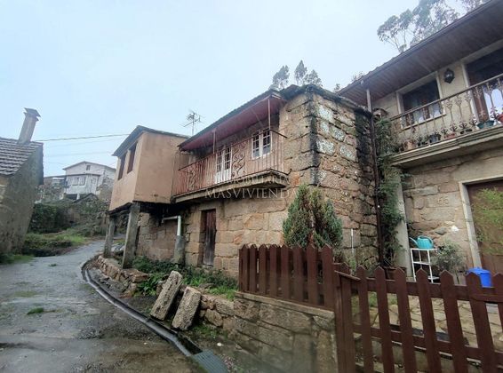 Foto 1 de Casa adossada en venda a Ponte Caldelas de 2 habitacions amb jardí i balcó