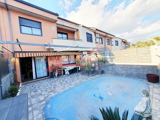 Foto 1 de Casa adossada en venda a Laguna Park de 3 habitacions amb terrassa i piscina