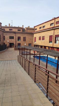 Foto 1 de Venta de piso en Casarrubios del Monte pueblo de 2 habitaciones con piscina y garaje