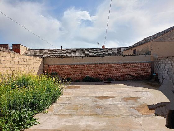 Foto 2 de Casa adosada en venta en Alcabón de 3 habitaciones con terraza y garaje