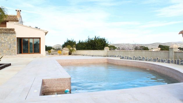 Foto 2 de Venta de casa rural en Teulada Pueblo de 4 habitaciones con terraza y piscina