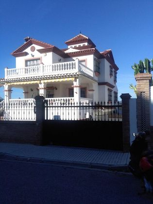 Foto 1 de Chalet en venta en Viña Málaga de 6 habitaciones con terraza y piscina