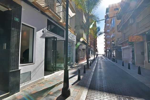 Foto 2 de Local en alquiler en calle Miguel de Cervantes de 32 m²