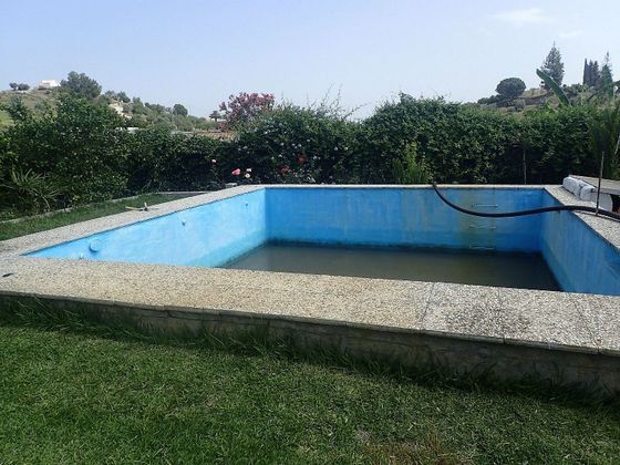 Foto 2 de Venta de casa rural en Coín de 3 habitaciones con terraza y piscina