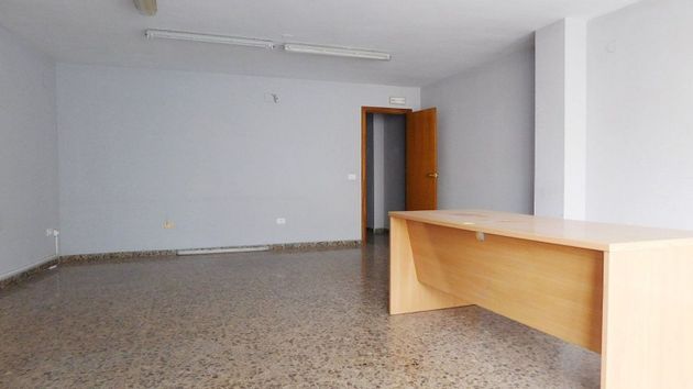 Foto 2 de Alquiler de oficina en avenida Jaume I de 122 m²