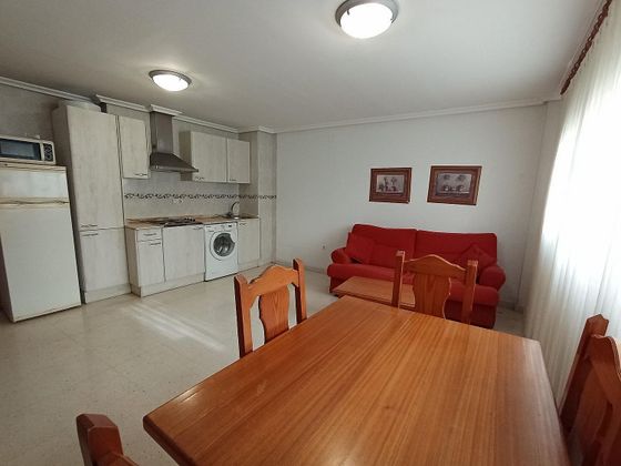 Foto 2 de Pis en venda a Centro - Alicante de 2 habitacions amb mobles i aire acondicionat